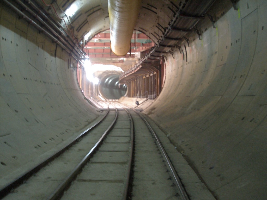 نظارت بر عملیات ساخت تونل قطعه میانی خط یک قطار شهری اصفهان و حومه حد فاصل شفت ورودی شهدا تا ایستگاه شریعتی